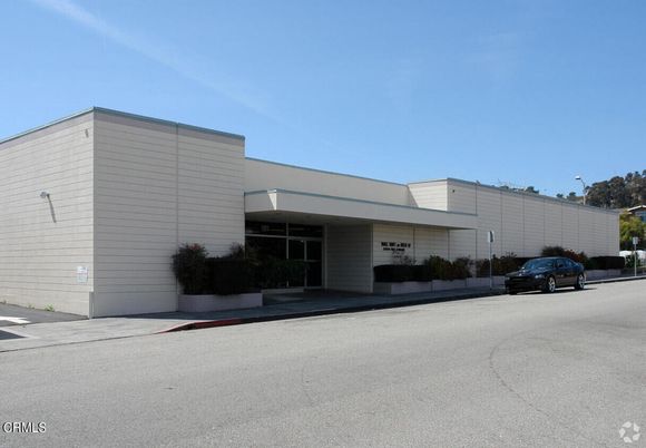 Attached, Exterior, Facade, Modern