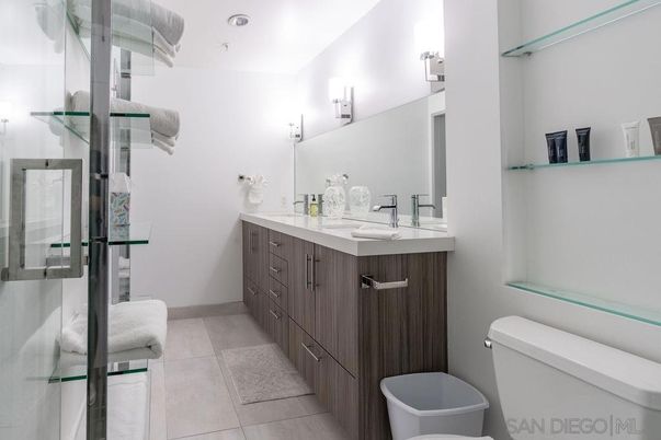Bathroom, Interior, Recessed Lighting