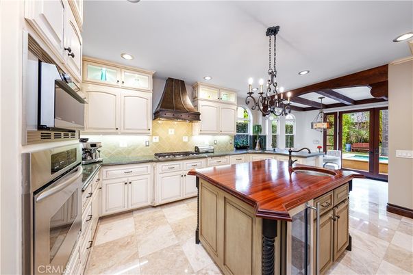 Chandelier, Interior, Kitchen, Recessed Lighting, Stainless Steel Appliances