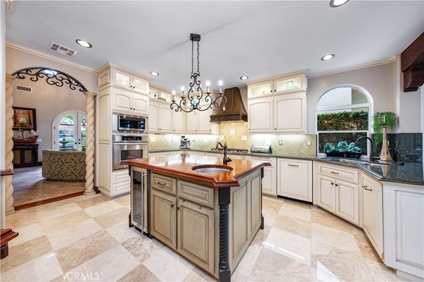 Chandelier, Interior, Kitchen, Recessed Lighting, Stainless Steel Appliances