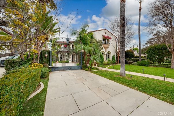 Backyard, Exterior, Facade, Mediterranean