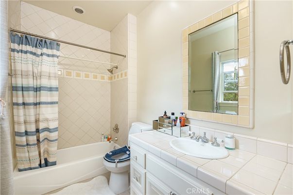 Bathroom, Interior, Recessed Lighting, Tile Countertops