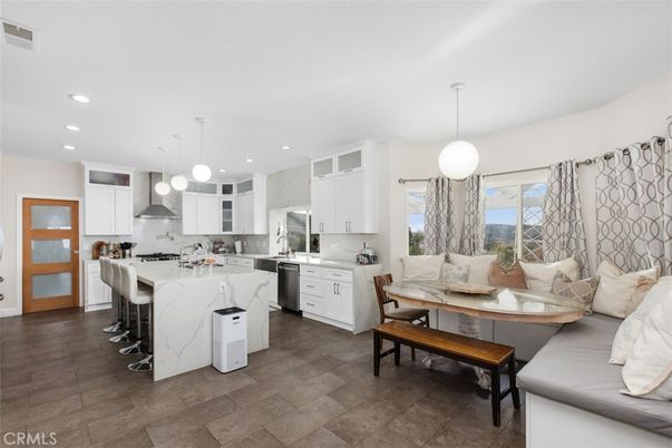 Dining room, Interior, Kitchen, Pendant Lights, Recessed Lighting, Stainless Steel Appliances