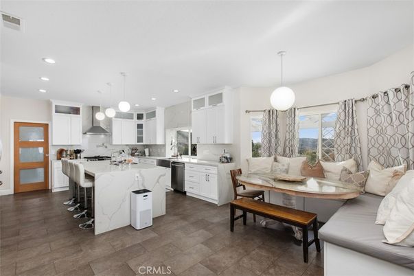 Dining room, Interior, Kitchen, Pendant Lights, Recessed Lighting, Stainless Steel Appliances