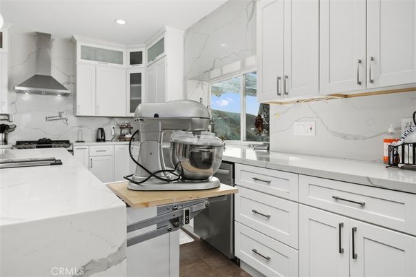 Interior, Kitchen, Marble Walls, Recessed Lighting