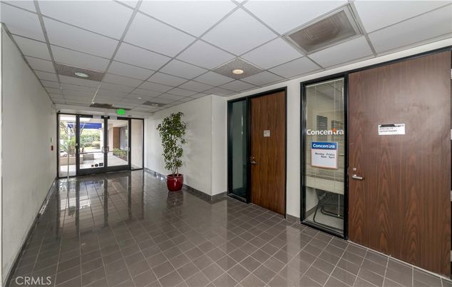 Elevator, Empty room, Interior, Recessed Lighting