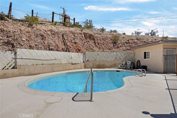 Exterior, Pool
