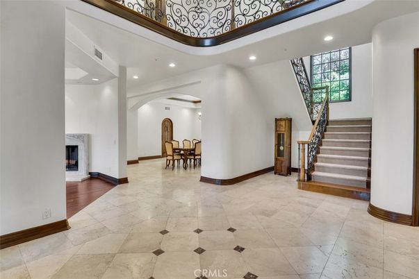 Dining room, Fireplace, Interior, Recessed Lighting, Wood Texture Flooring