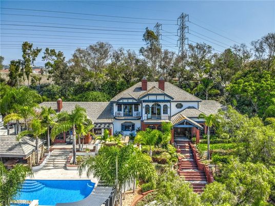 Exterior, Facade, Pool, Queen Anne Victorian