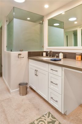 Bathroom, Interior, Recessed Lighting