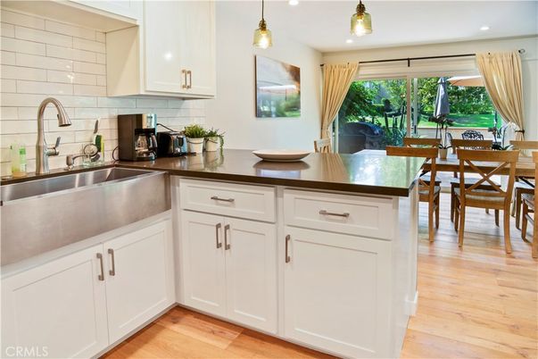 Dining room, Interior, Kitchen, Pendant Lights, Recessed Lighting, Wood Texture Flooring