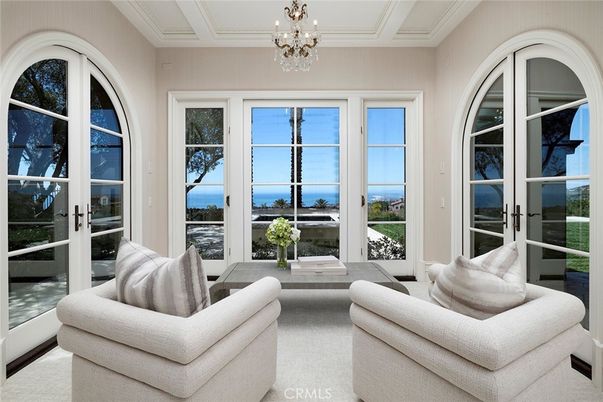 Chandelier, Interior, Living room, Water