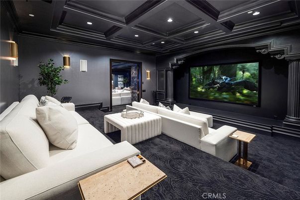 Interior, Projection Screen, Recessed Lighting, Theatre Room