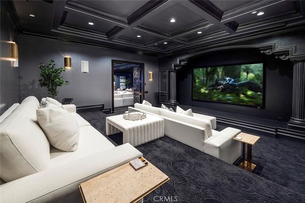 Interior, Projection Screen, Recessed Lighting, Theatre Room