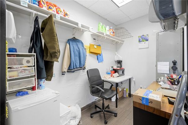 Home Office, Interior