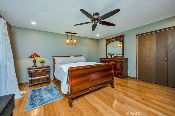 Bedroom, Interior, Pendant Lights, Recessed Lighting, Wood Texture Flooring