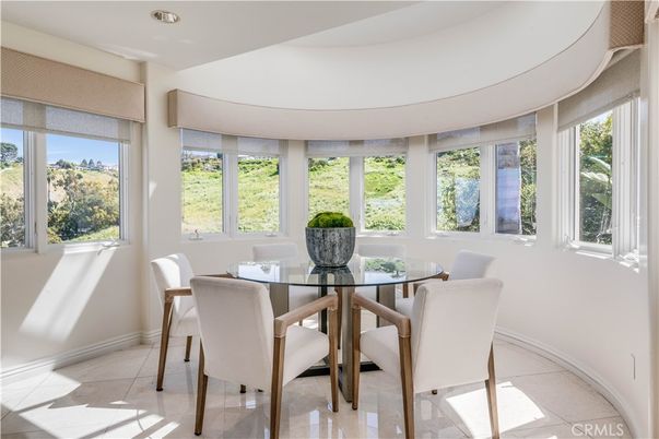 Dining room, Interior, Recessed Lighting