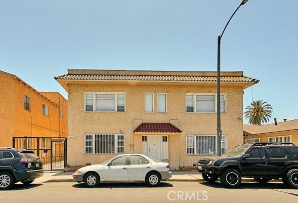 Exterior, Facade, Mediterranean