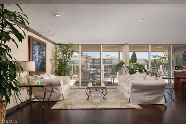 Interior, Living room, Piano, Recessed Lighting, Wood Texture Flooring