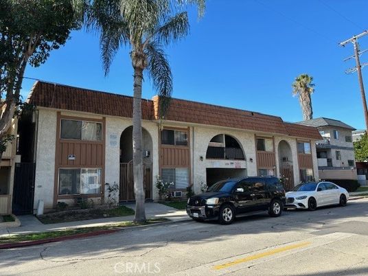 Exterior, Facade, Condo Building