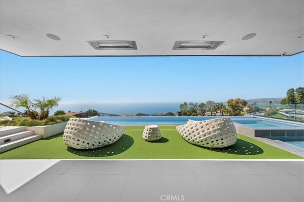 Exterior, Pool, Water