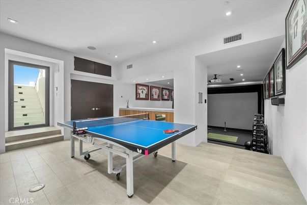 Game Room, Interior, Recessed Lighting