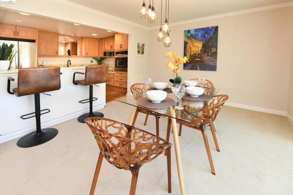 Dining room, Interior, Kitchen, Pendant Lights, Recessed Lighting, Stainless Steel Appliances