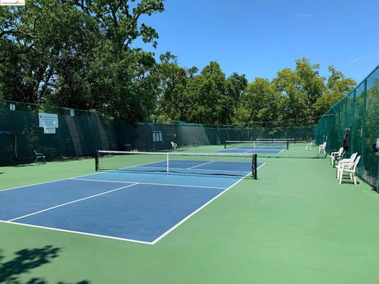 Exterior, Tennis Courts