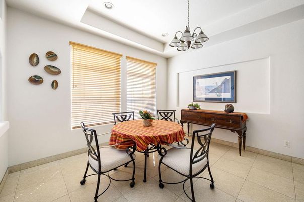 Chandelier, Dining room, Interior