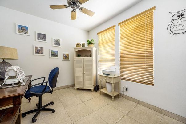 Home Office, Interior