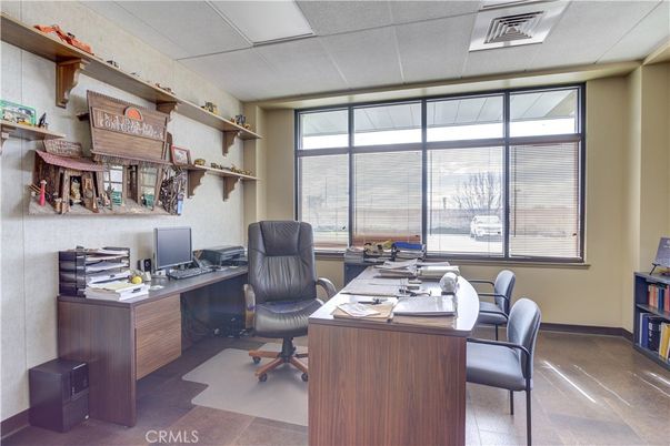 Home Office, Interior