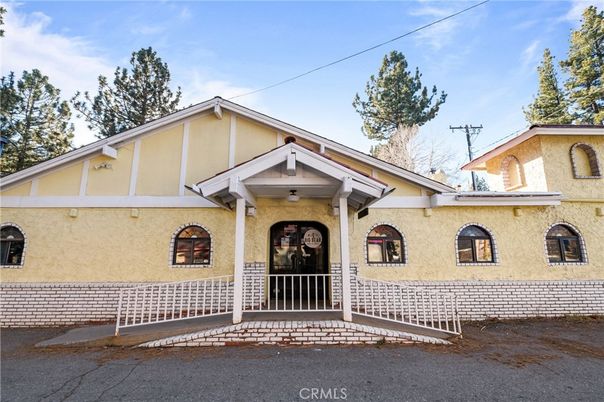Exterior, Facade, None