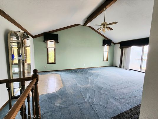Empty room, Interior, Wooden Beams