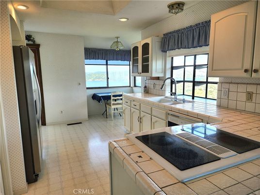 Dining room, Interior, Kitchen, Recessed Lighting, Tile Countertops