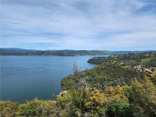 Exterior, Lake
