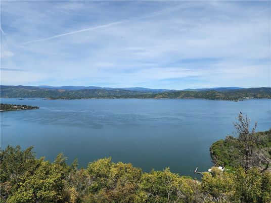 Exterior, Lake