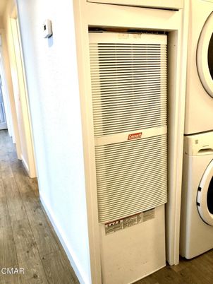 Interior, Utility Closets, Washer, Wood Texture Flooring