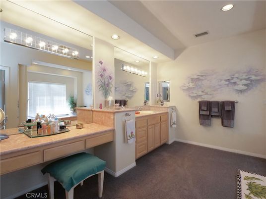 Bathroom, Dual Sink Vanities, Interior, Recessed Lighting