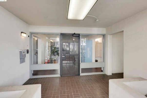 Elevator, Interior