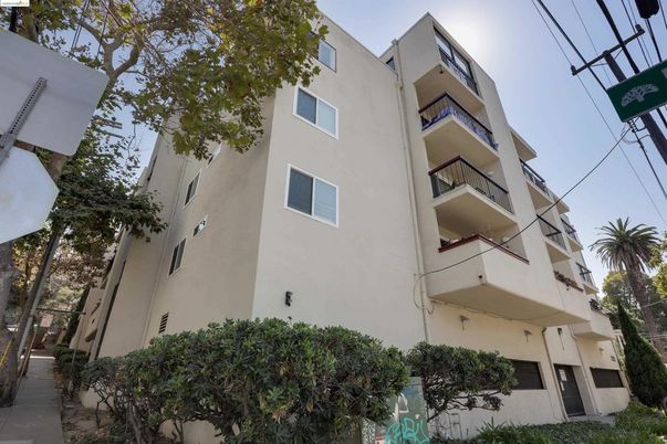 Exterior, Facade, Condo Building
