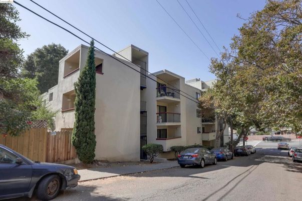 Exterior, Facade, Condo Building