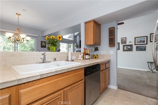 Chandelier, Interior, Kitchen, Pendant Lights, Tile Countertops