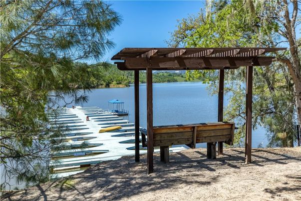Exterior, Lake
