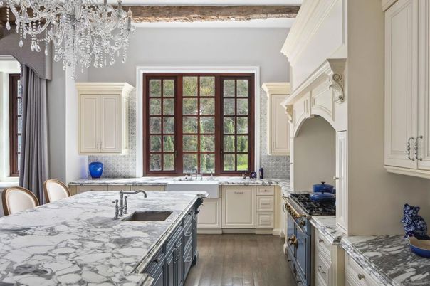 Chandelier, Interior, Kitchen, Wood Texture Flooring