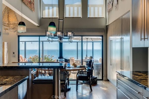 Dining room, Interior, Pendant Lights, Water