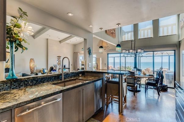 Dining room, Interior, Kitchen, Pendant Lights, Recessed Lighting, Water