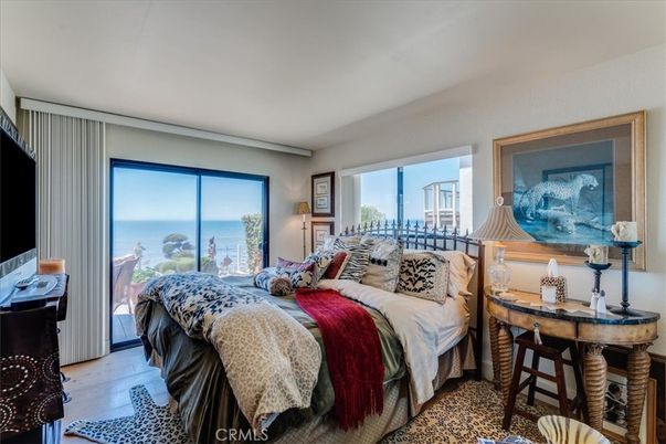 Bedroom, Interior, Water