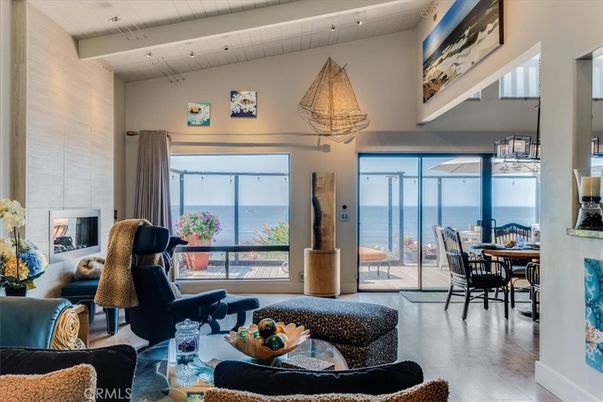 Chandelier, Dining room, Fireplace, Interior, Living room, Water