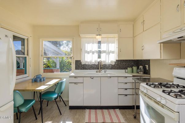 Interior, Kitchen, Pendant Lights, Wood Texture Flooring