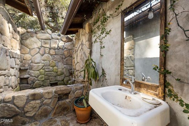 Bathroom, Exterior